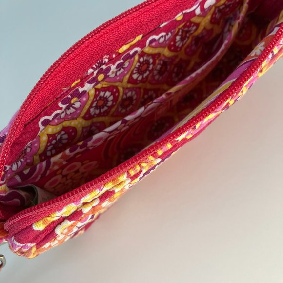 Vera Bradley Raspberry Fizz fuchsia pink wristlet purse handbag like new - Picture 5 of 6